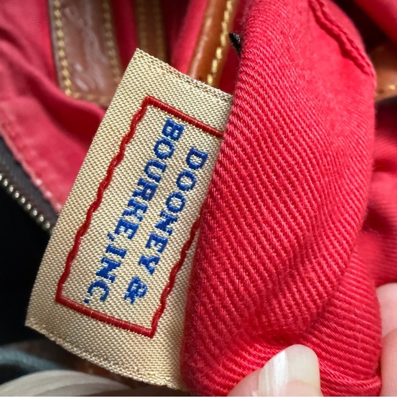 Dooney & Bourke Gretta Adjustable Crossbody Leather top zipper closure - Picture 8 of 12